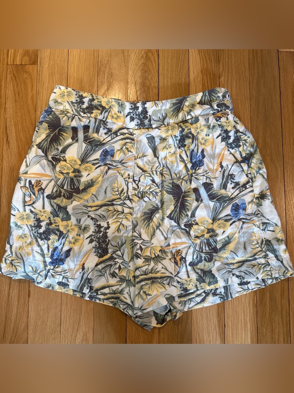Abercrombie & Fitch Floral Lined shorts size small